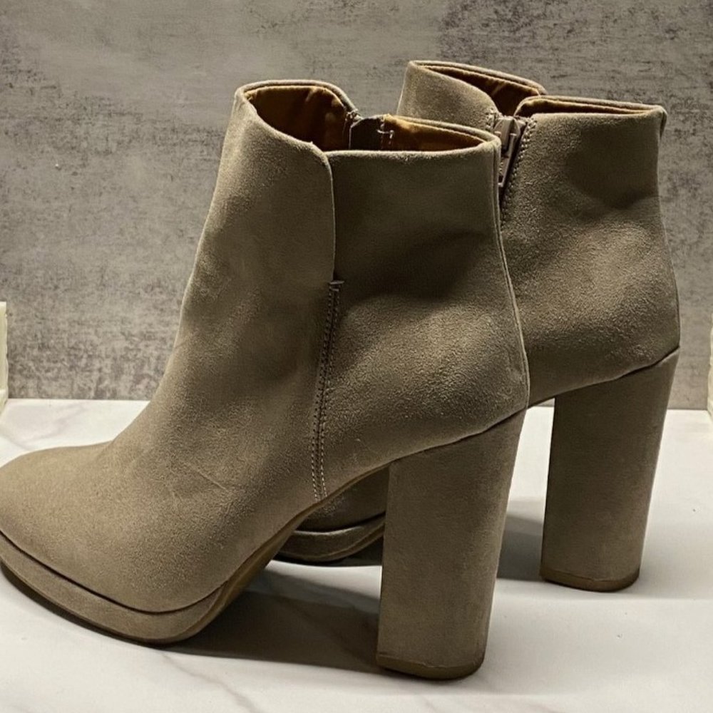 LC Conrad Ankle Bootie Platform Taupe, Faux Suede, Block Heel, 8.5